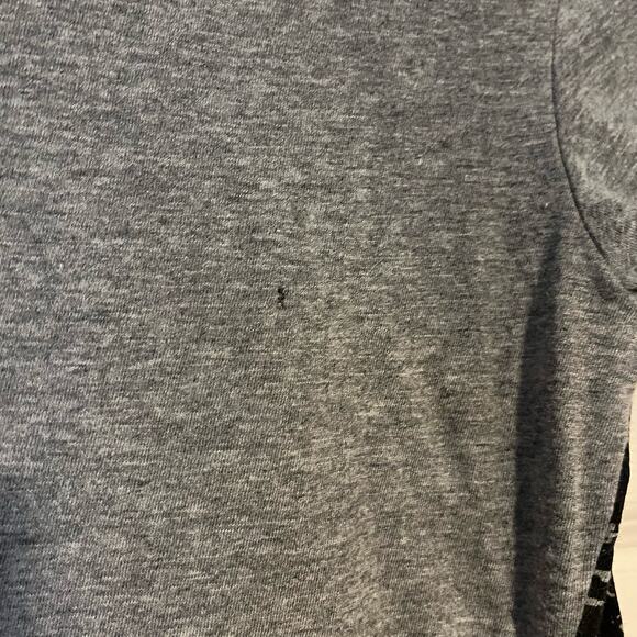 Forever 21 Embellished Graphic Face Tee - Size M - Picture 7 of 8